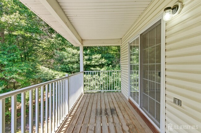 Building Photo - 141 Forest Dr