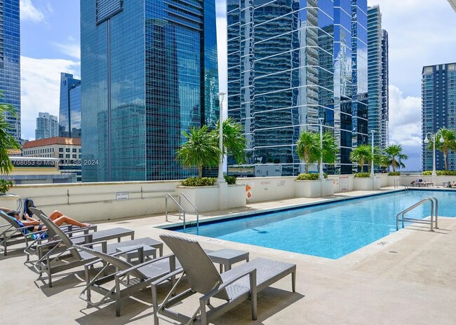 Building Photo - 1200 Brickell Bay Dr
