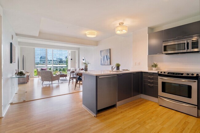 Building Photo - 2 Earhart St