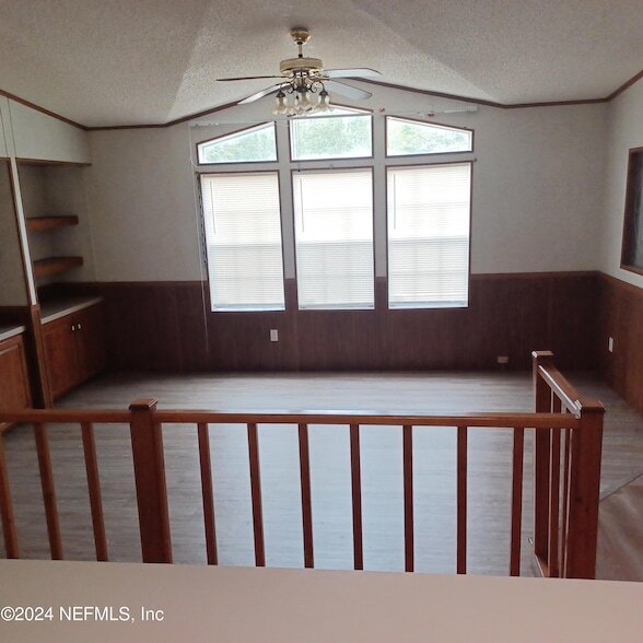 Building Photo - 463 Logan Ave