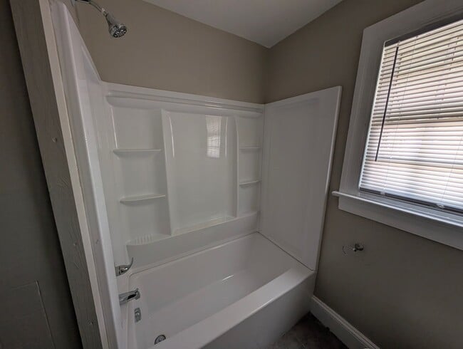 Building Photo - Cozy 2 bedroom