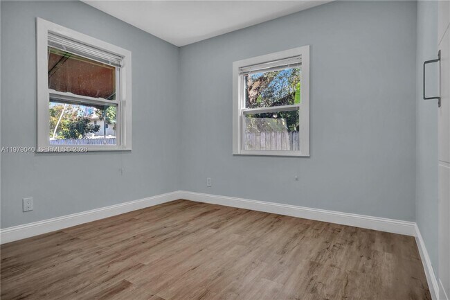 Building Photo - 607 SW 9th St