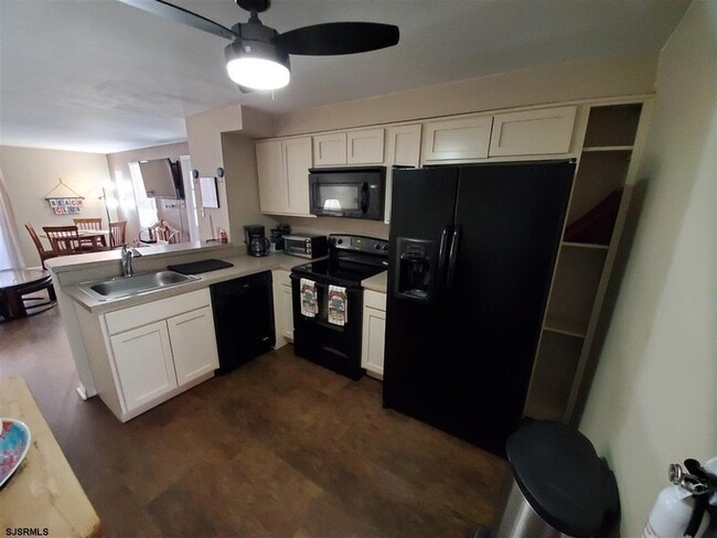 Building Photo - 9720 Winchester Ave