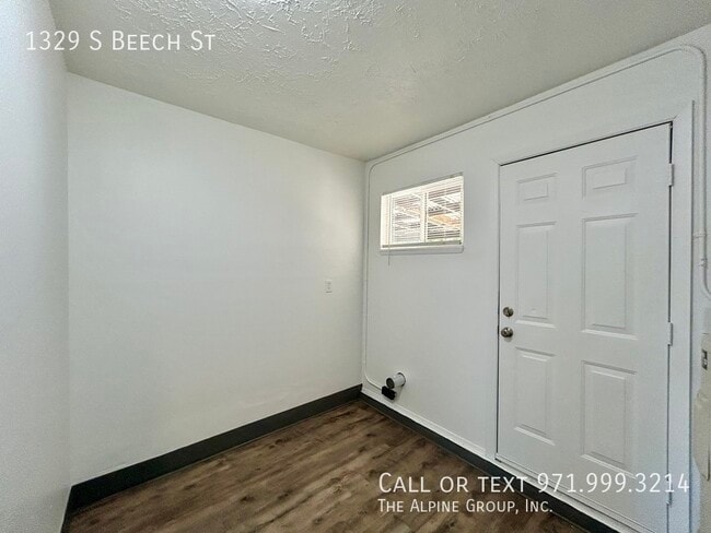 Building Photo - 1329 S Beech St