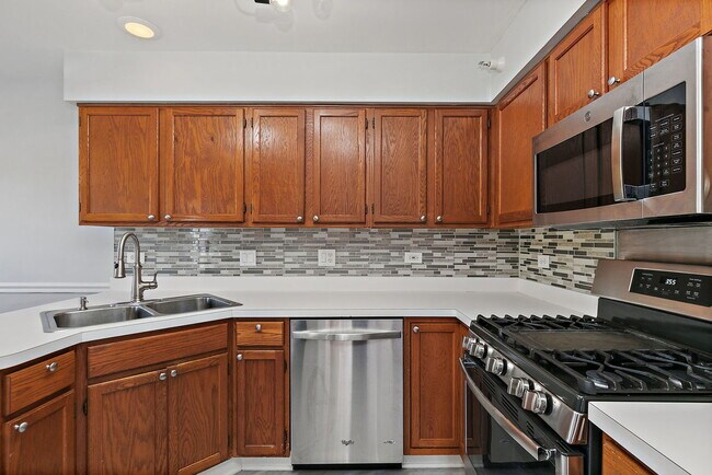 Building Photo - 1441 Orleans Dr