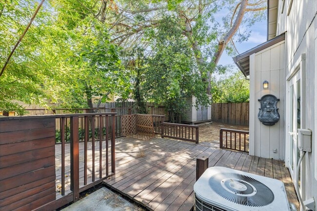 Building Photo - 4100 Diane Dr