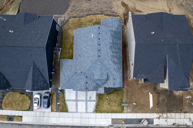 Building Photo - Luxury Four Bedroom with Breathtaking Views