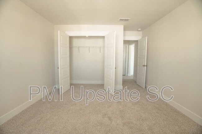 Building Photo - 35 Galley Ln