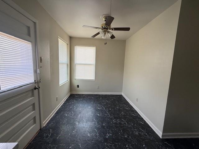 Building Photo - 806 Redwood Dr