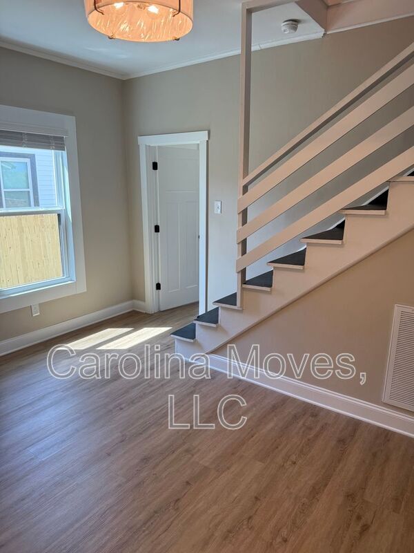 Building Photo - 50 Hutchins St