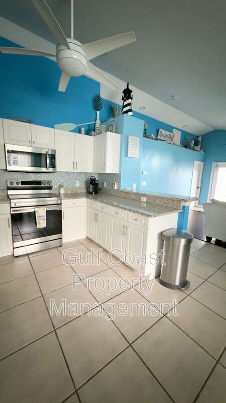 Building Photo - 11652 Pawley Ave