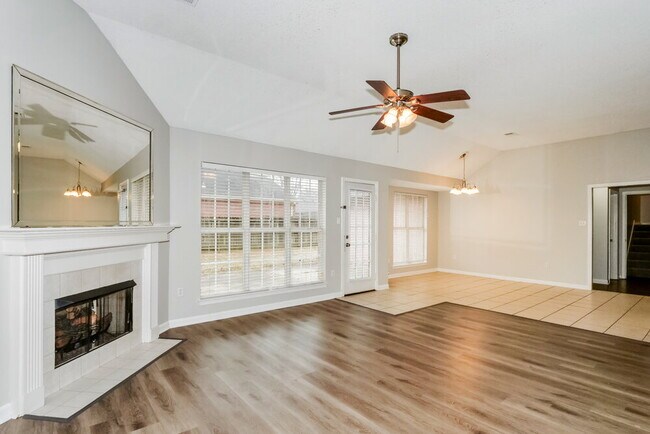 Building Photo - 2885 Rutherford Dr