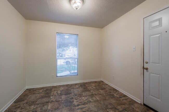 Building Photo - 5007 Oak Stand Ct