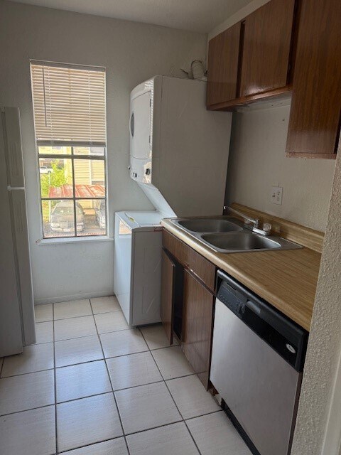 Building Photo - 8323 Wilcrest Dr