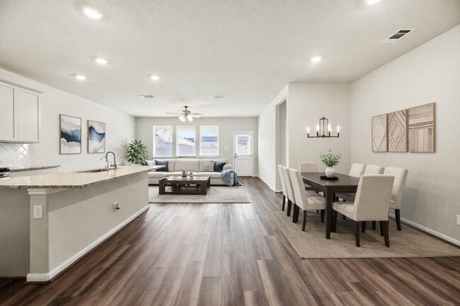 Building Photo - 101 Sea Glass Cv