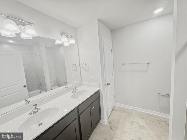 Building Photo - 441 High Top Rd
