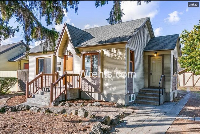 Building Photo - Beautiful 3 bed 2bath Home! Half off first months rent!