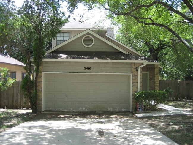 Primary Photo - CUTE 3 BEDROOM IN NORTHSIDE ISD***GREAT FL...