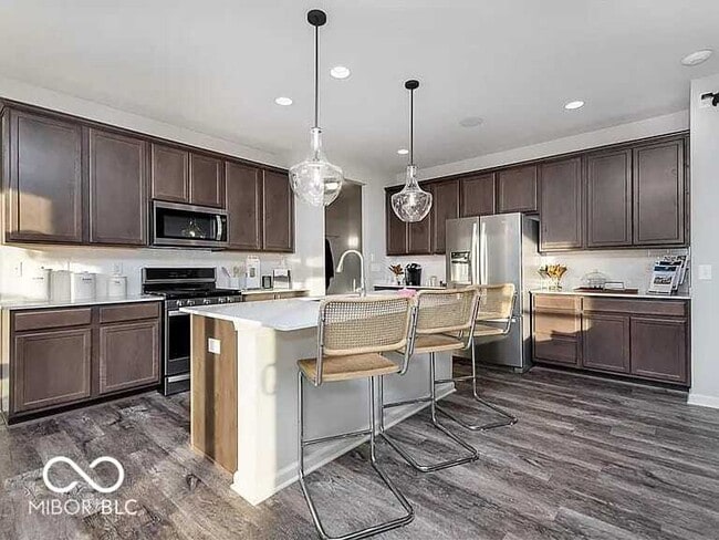 Building Photo - 4894 Oak Hl Dr