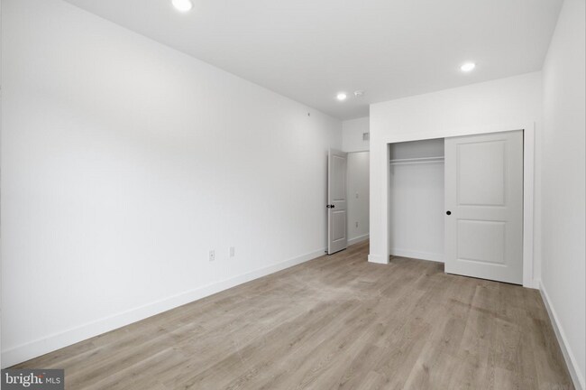Building Photo - 1027 W Arizona St