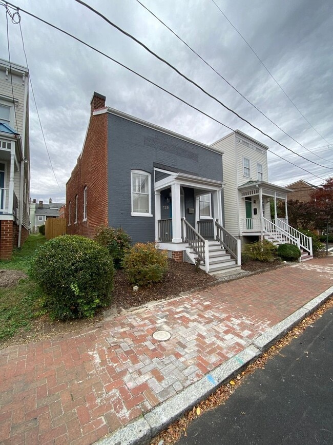 Building Photo - 729 Catherine St