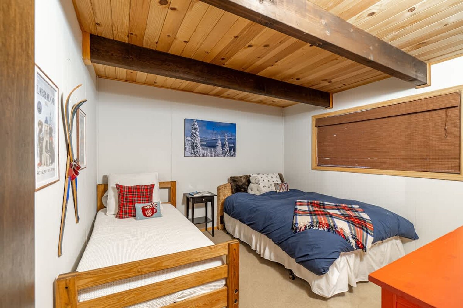 Building Photo - 300 Tomahawk Ave