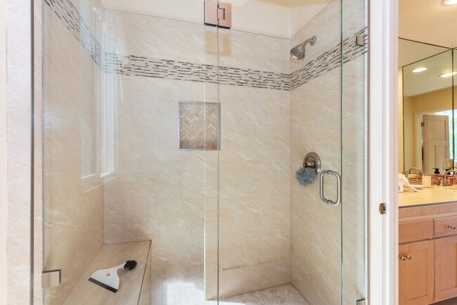 Building Photo - Fully Furnished Vacation Rental on the Mesa with Ocean Views! (Available 7/7/26- 11/30/26)