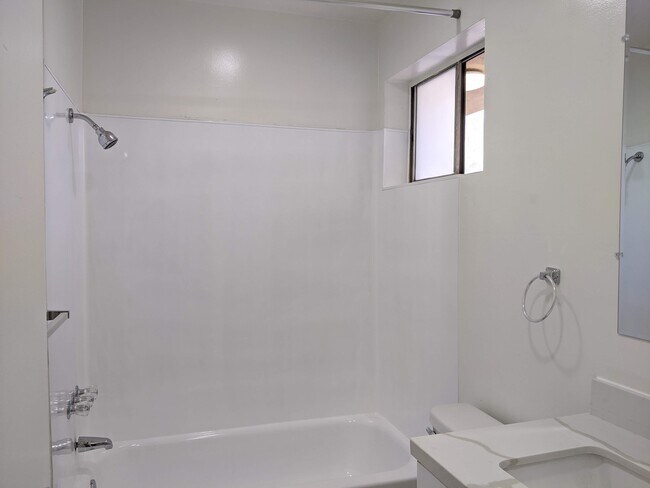 Building Photo - Camellia