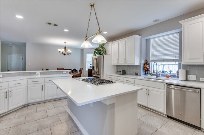 Building Photo - 928 Hidden Hollow Ct