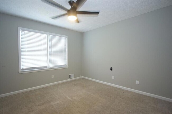 Building Photo - 374 McGiboney Rd