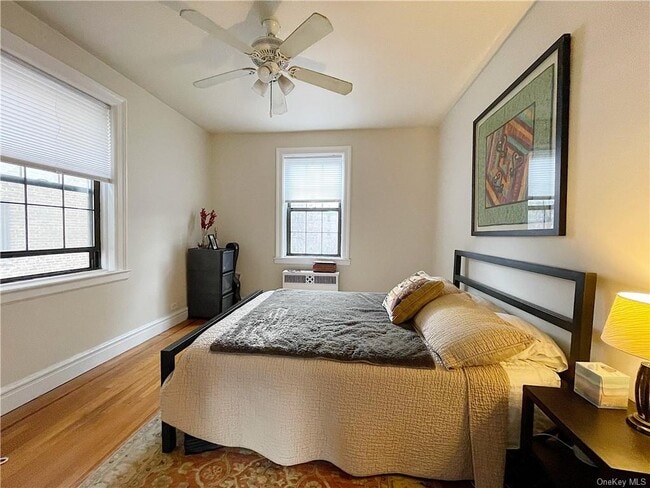 Building Photo - 14 N Chatsworth Ave