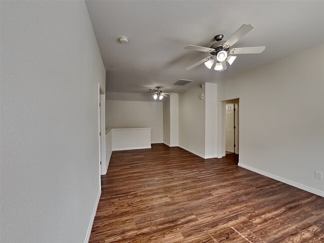 Building Photo - 26949 Carriage Manor Ln