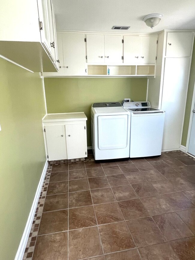 Building Photo - Cute and Cozy Two Bedroom Home in Richland