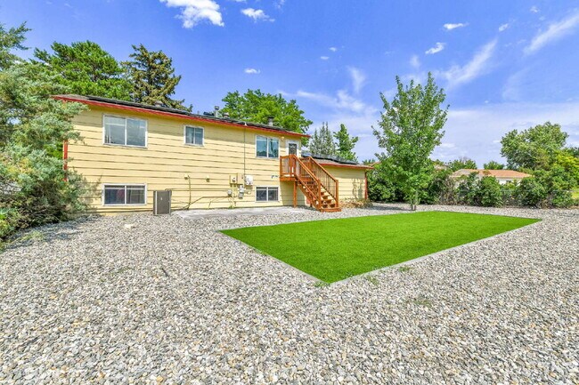 Building Photo - $2,995 - 4 Bed, 2 Bath Home in Aurora with...