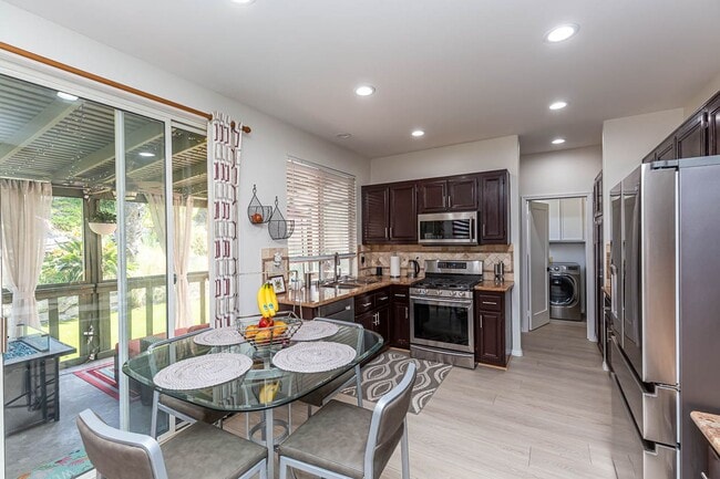 Building Photo - ***CHARMING CHULA VISTA 4/2 HOME, PET FRIE...