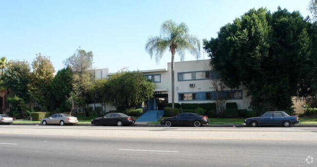 Primary Photo - 8832 Van Nuys Blvd