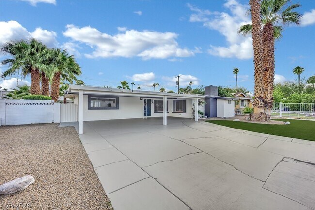 Building Photo - 2325 Sombrero Dr