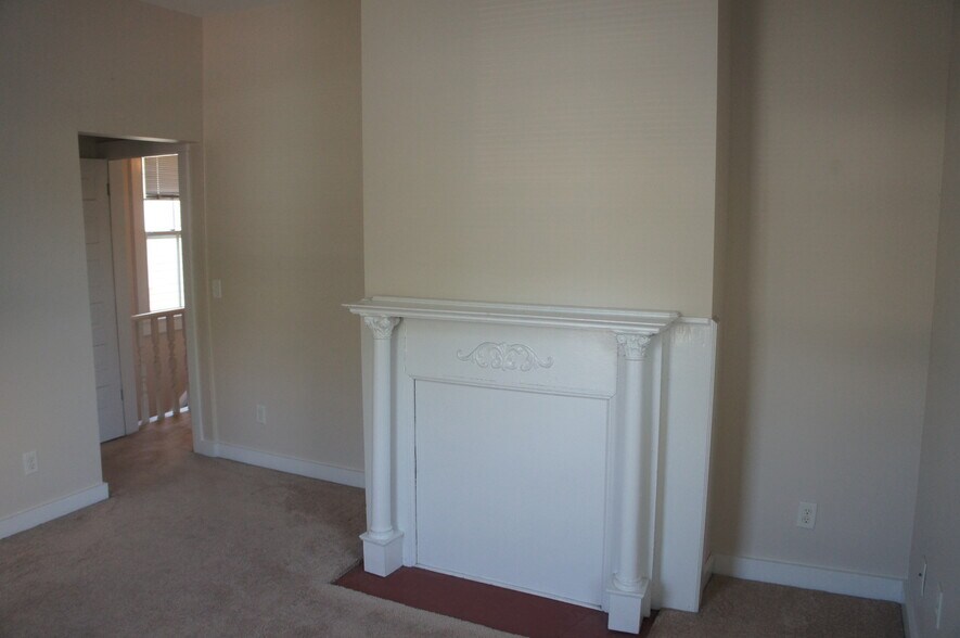 Bedroom 1 - 410 Nun St