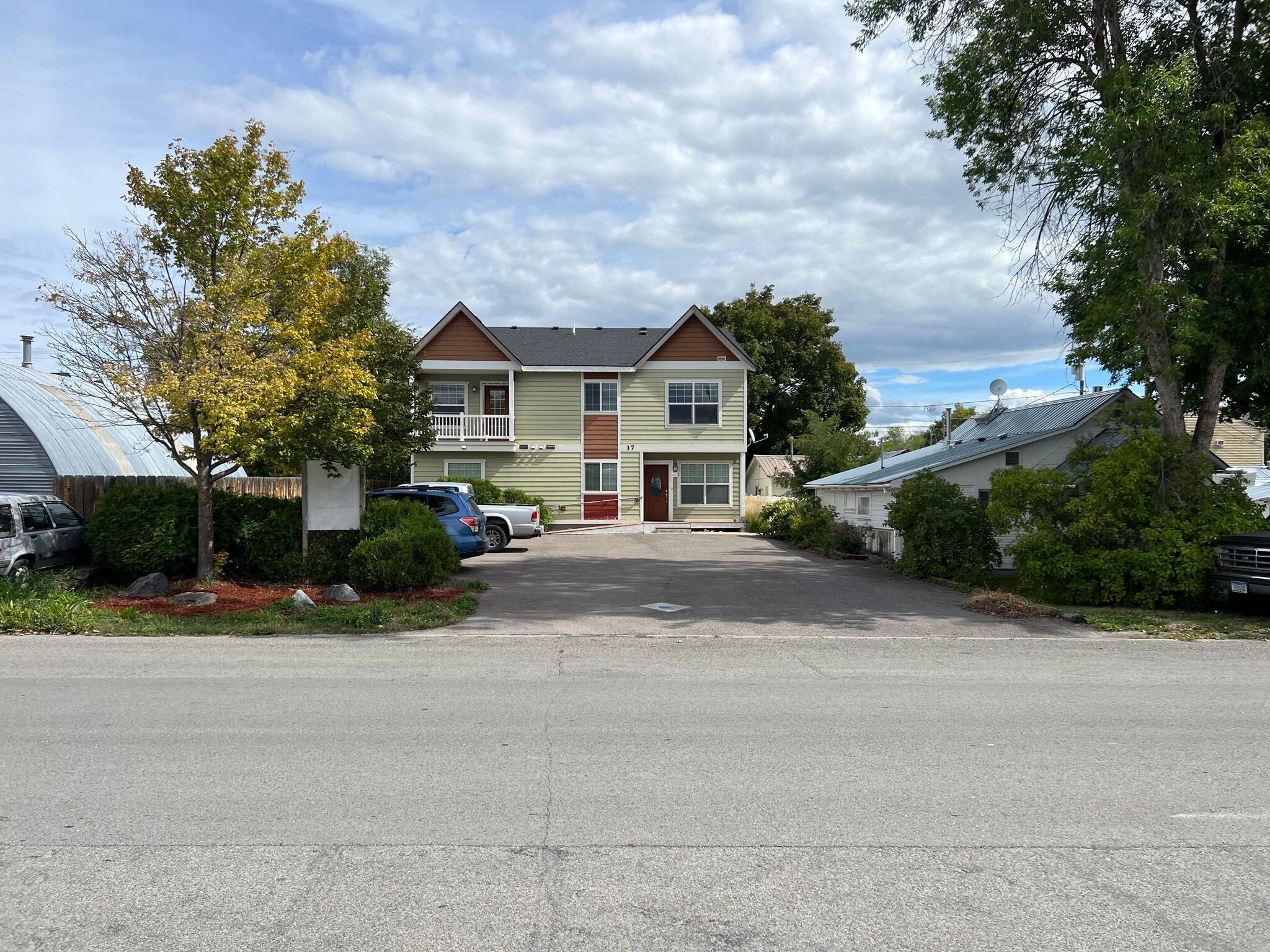 Building Photo - 17 7th Ave W