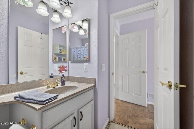 Building Photo - 1831 E Lindrick Dr