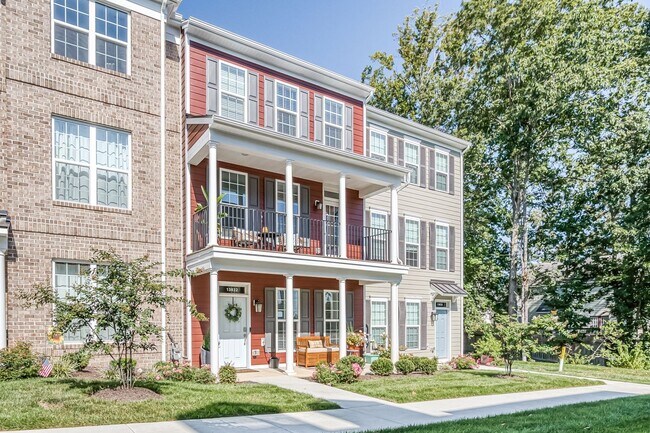 Building Photo - Live Bold at The Grove!