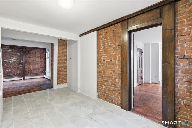 Building Photo - 251 Lawrence St