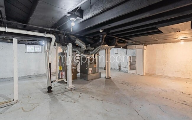 Building Photo - 1512 Binney St