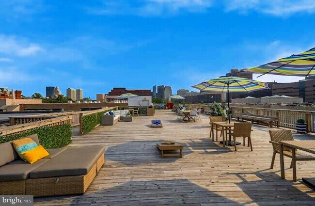 Building Photo - 401 Race St