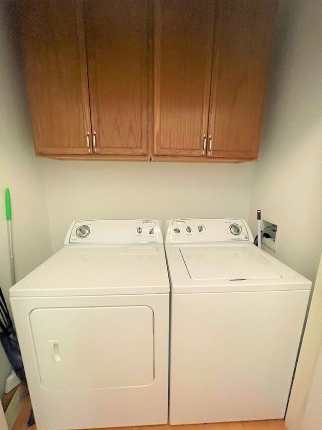 Building Photo - FURNISHED APARTMENT IN THE METROWEST AREA!