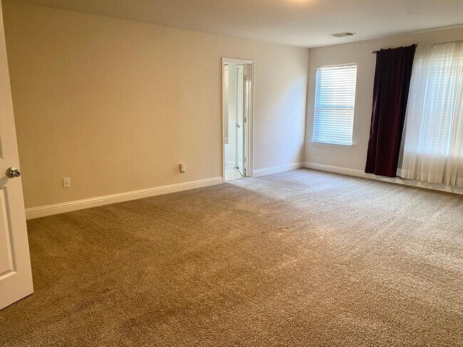 Building Photo - 518 Remington Chase Ct