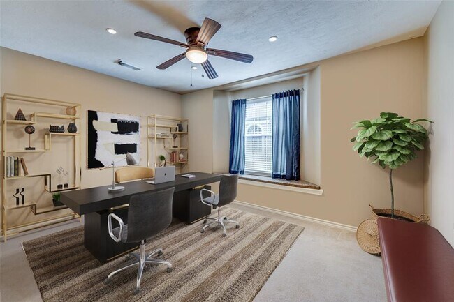 Building Photo - 10414 Hahns Peak Dr