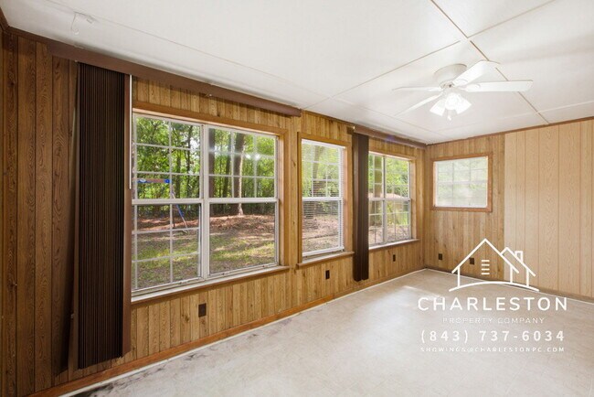 Building Photo - 1860 Piper Dr