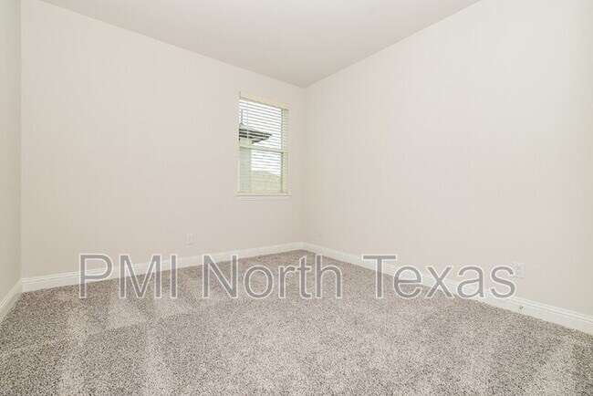 Building Photo - 811 Sicily Blvd