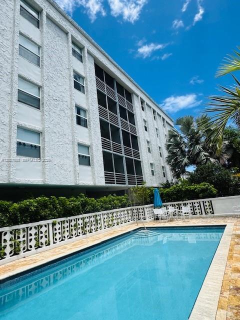 Building Photo - 2425 NE 135th St